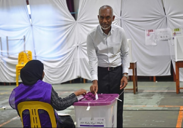 Maldiv election Muizzu 220424